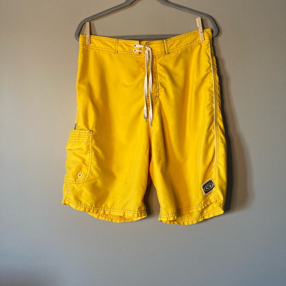 Gotcha Board Shorts Yellow 32 Surf Beach Swim Trunks. 
Good Condition